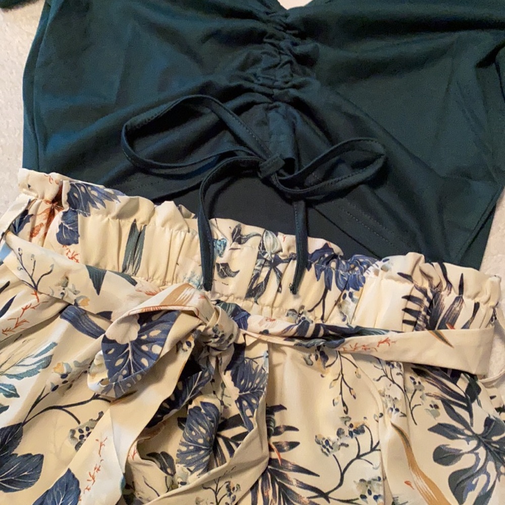 Outfit 🌴 - Picture 2 of 2